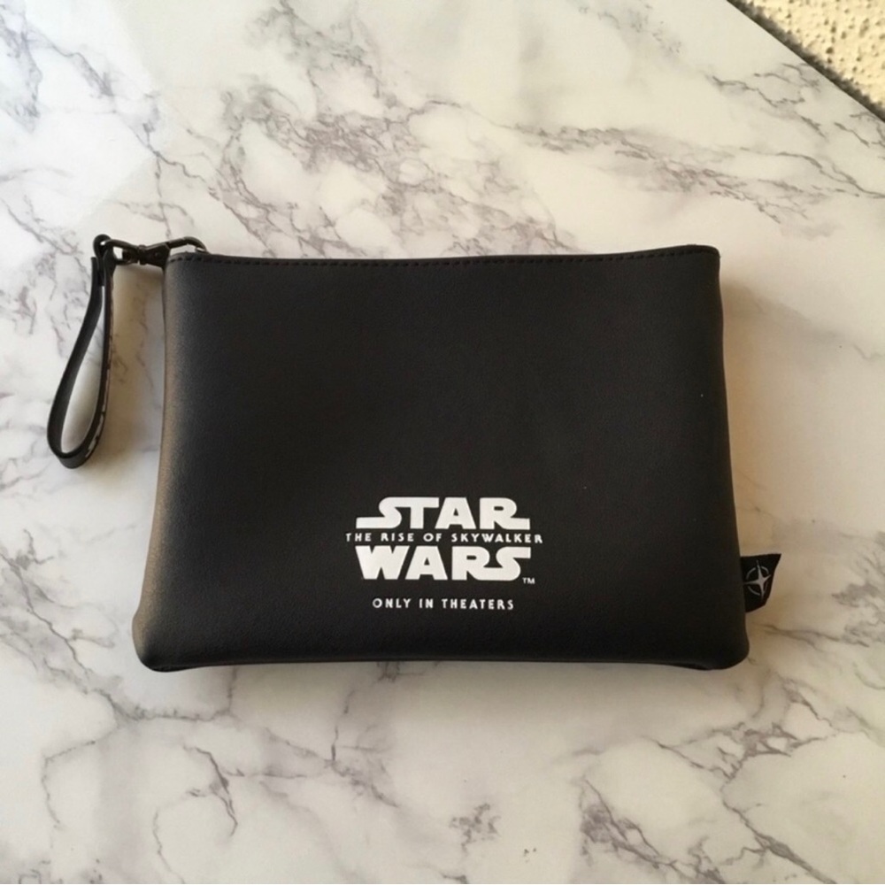 Star Wars travel toiletry or accessory bag the zipper pull also a keychain new
